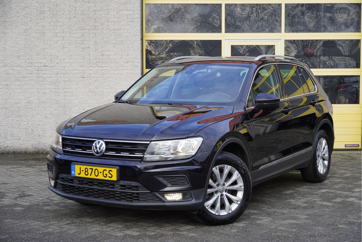Volkswagen Tiguan - 1.5 TSI ACT 150PK! Automaat Comfortline Business BJ2020 Lmv 17" | Led | Pdc | Navi | Panor - AutoWereld.nl