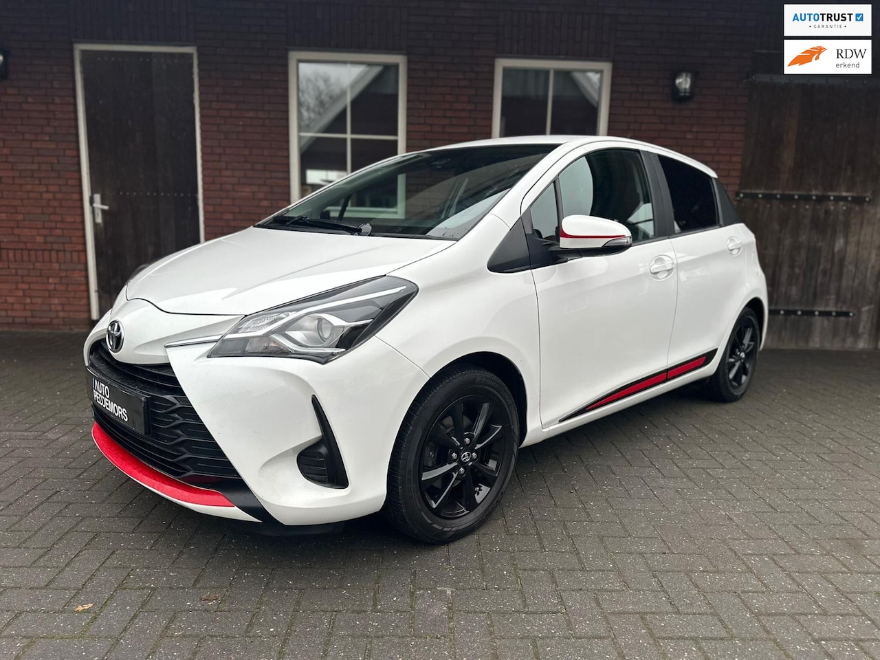 Toyota Yaris - 1.0 VVT-i Connect | Camera| 1e eigenaar| Lane assist - AutoWereld.nl