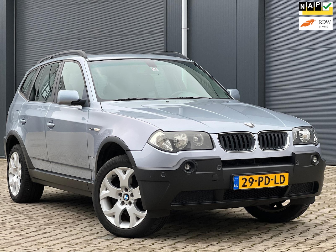 BMW X3 - 2.5i EXECUTIVE + AUTOMAAT + 4X4 + LEDER + LMV - AutoWereld.nl