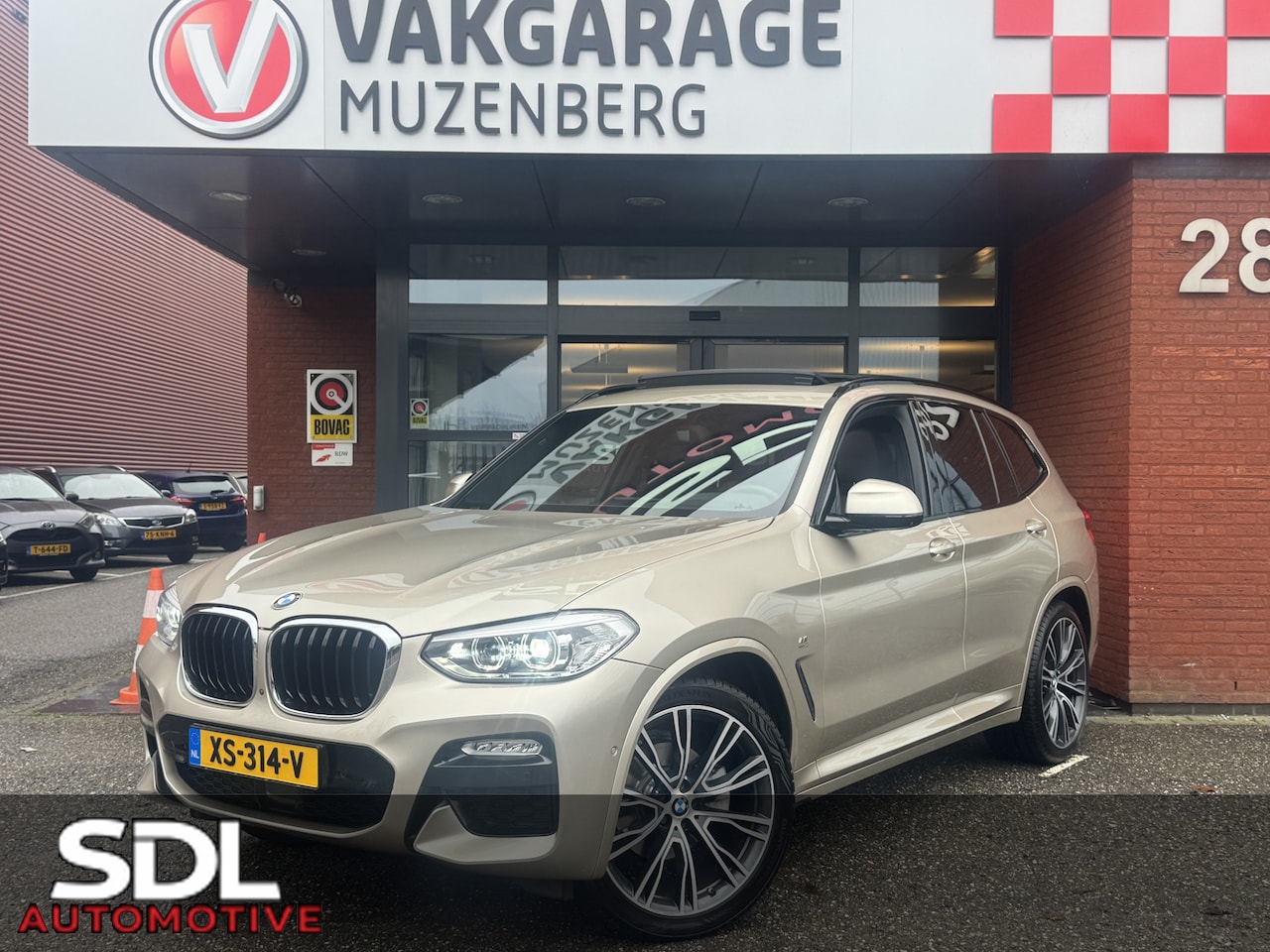 BMW X3 - xDrive20i High Executive // FULL LED // NAVI // PANO/SCHUIFKANTELDAK // CAMERA // ADAPTIVE - AutoWereld.nl