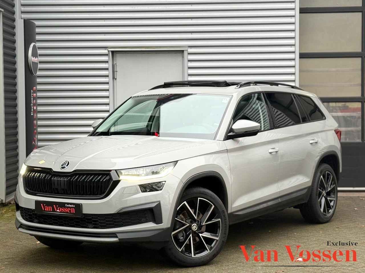 Skoda Kodiaq - 1.5 TSI Sportline 7 Persoons|PANO|DSG|TREKHAAK|ACC|CAMERA|FRONTASSIST|LANEASSIST|CARPLAY|K - AutoWereld.nl