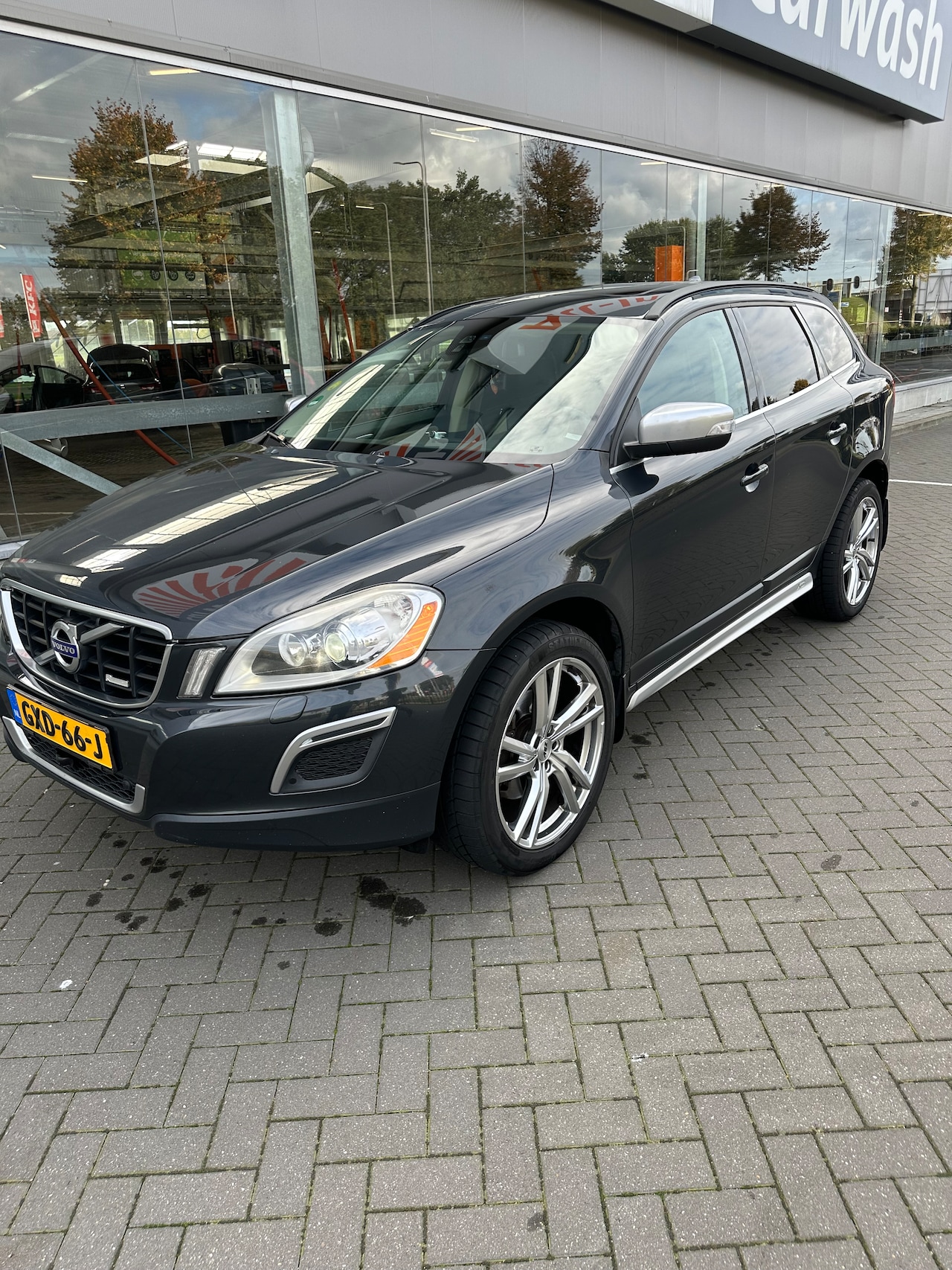 Volvo XC60 - 2.0 D3 FWD R-Design - AutoWereld.nl