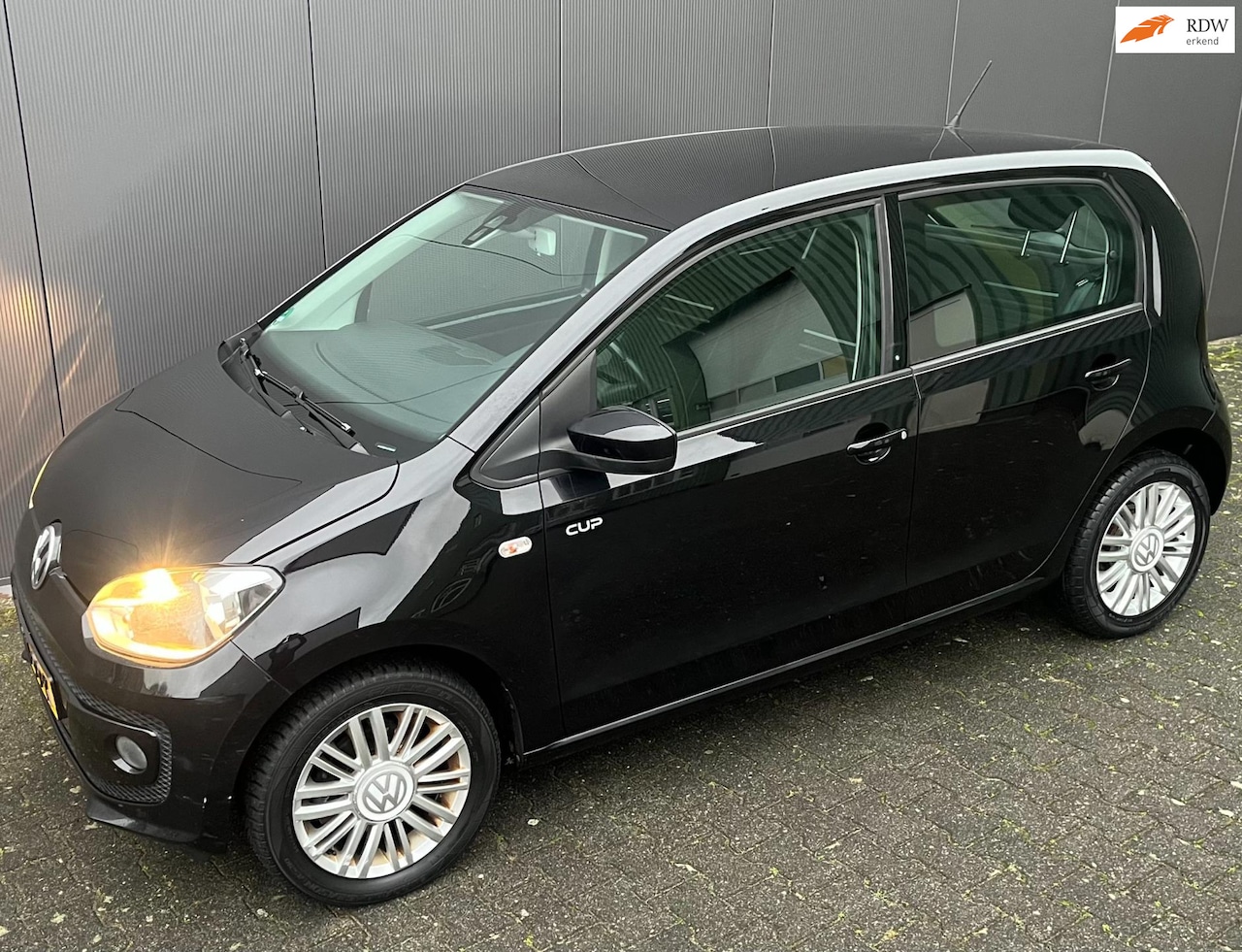 Volkswagen Up! - 1.0 high up! CUP volle uitvoering - AutoWereld.nl