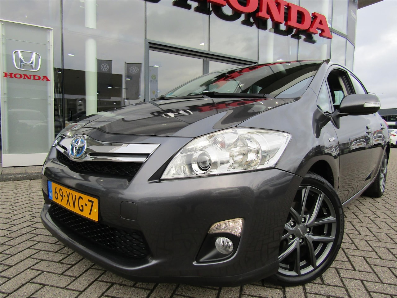 Toyota Auris - 1.8 Full Hybrid 136PK 5D CVT Dynamic Business - AutoWereld.nl