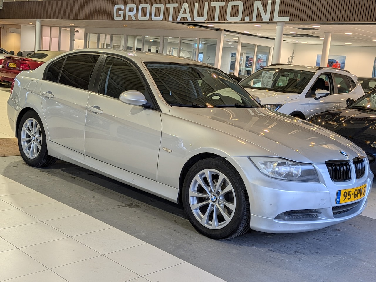 BMW 3-serie - 320i Business Line Automaat Airco, Cruise Control, PDC, Stuurbekrachtiging - AutoWereld.nl