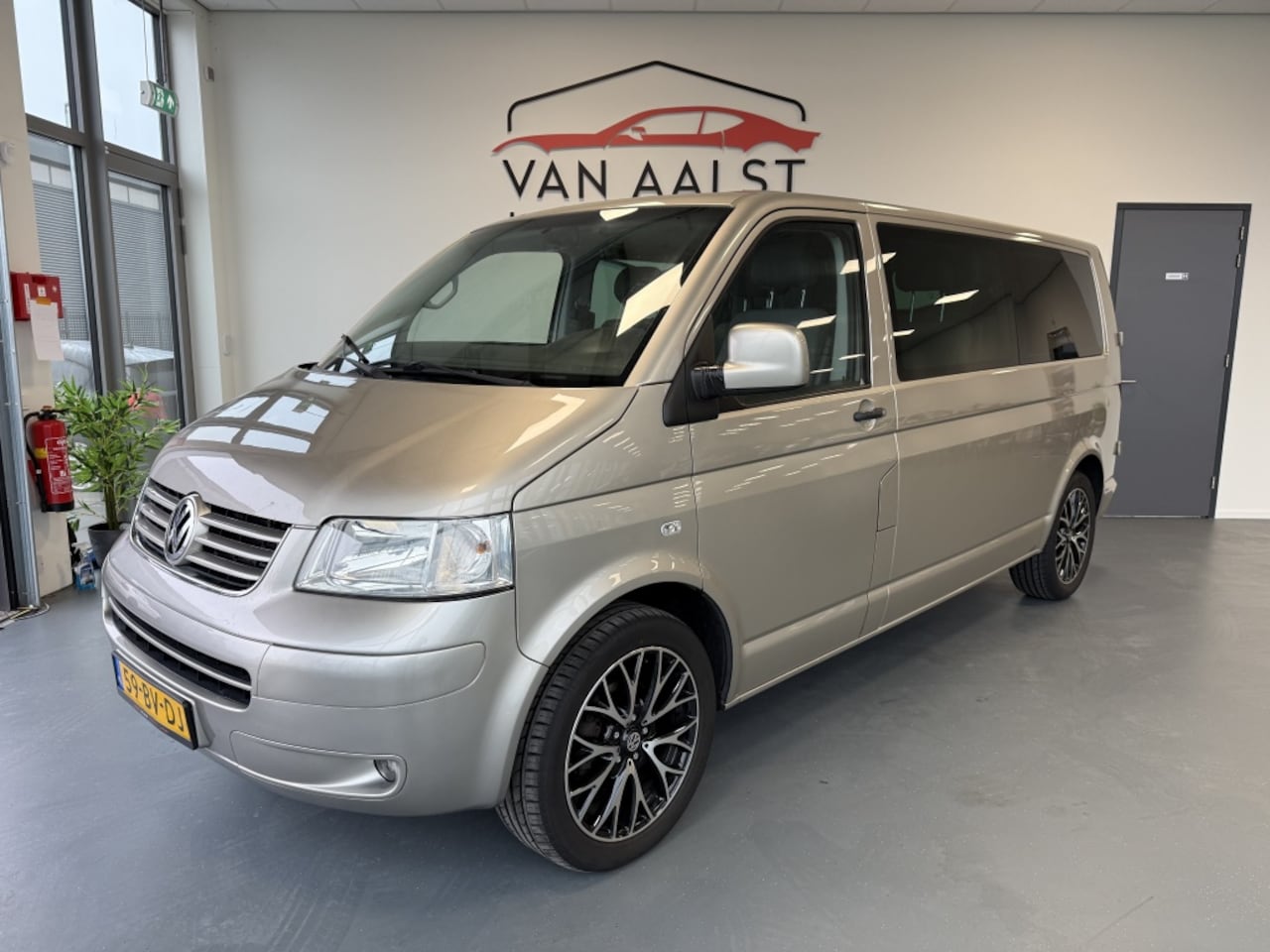 Volkswagen Transporter - 2.5 TDI 340 Comfortline Dubbelcabine//Airco//Cruise//Trekhaak - AutoWereld.nl