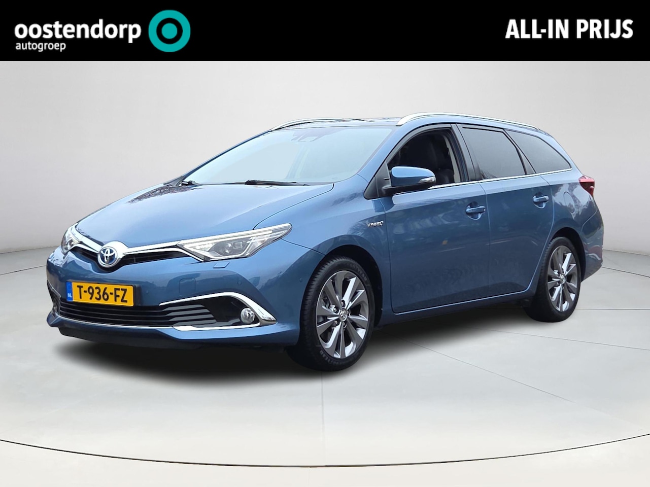Toyota Auris Touring Sports - 1.8 Hybrid Executive | Panorama dak | Trekhaak | Parkeersensoren | Rijklaarprijs incl. gar - AutoWereld.nl