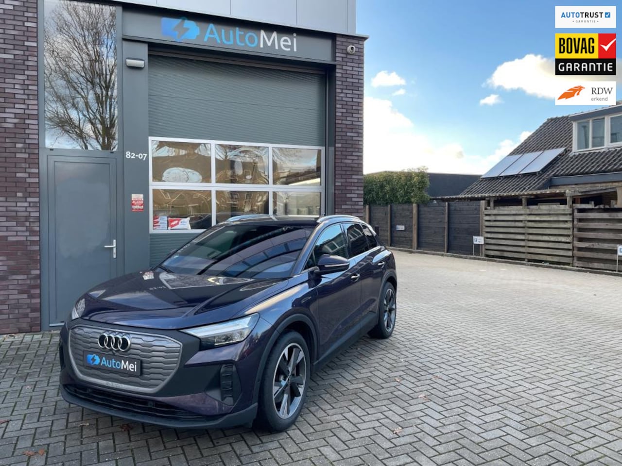 Audi Q4 e-tron - 82 / 77 kWh Panoramadak // Warmtepomp // SONOS // Elektrische trekhaak // Side Assist // E - AutoWereld.nl