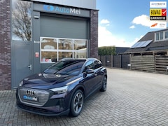 Audi Q4 e-tron - 82 / 77 kWh Panoramadak // Warmtepomp // SONOS // Elektrische trekhaak // Side Assist // E