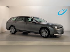 Volkswagen Passat Variant - 1.5 eTSI Elegance Business Camera Stoelverwarming Alcantara Navigatie