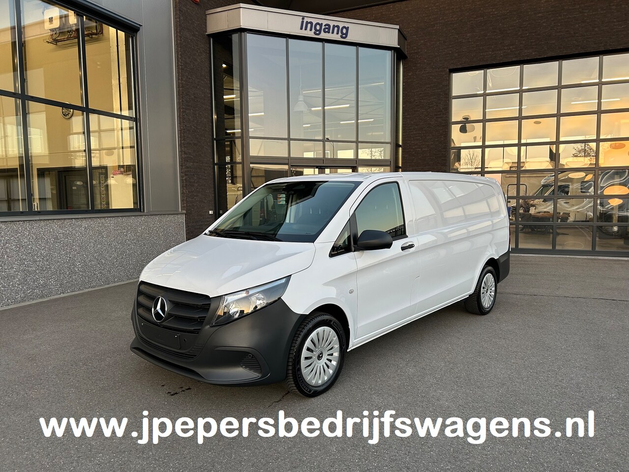 Mercedes-Benz Vito - 116 CDI L3 Pro 2500KG Trekhaak / MBUX / Camera / Navigatie / Cruise control / Airco / Acht - AutoWereld.nl
