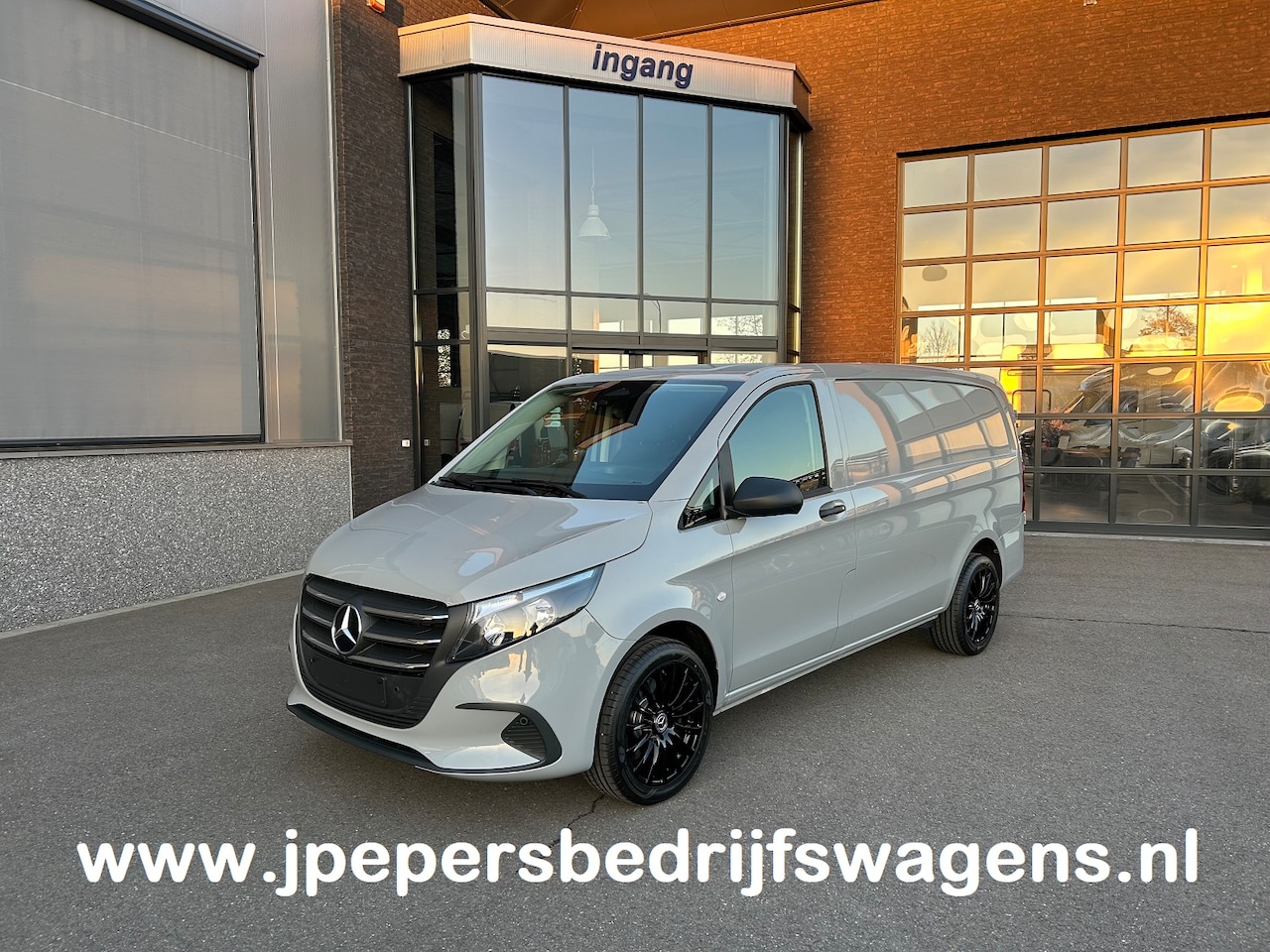 Mercedes-Benz Vito - 116 CDI L2 Pro 2500KG Trekhaak / MBUX / Camera / Navigatie / Cruise control / Airco / LMV - AutoWereld.nl