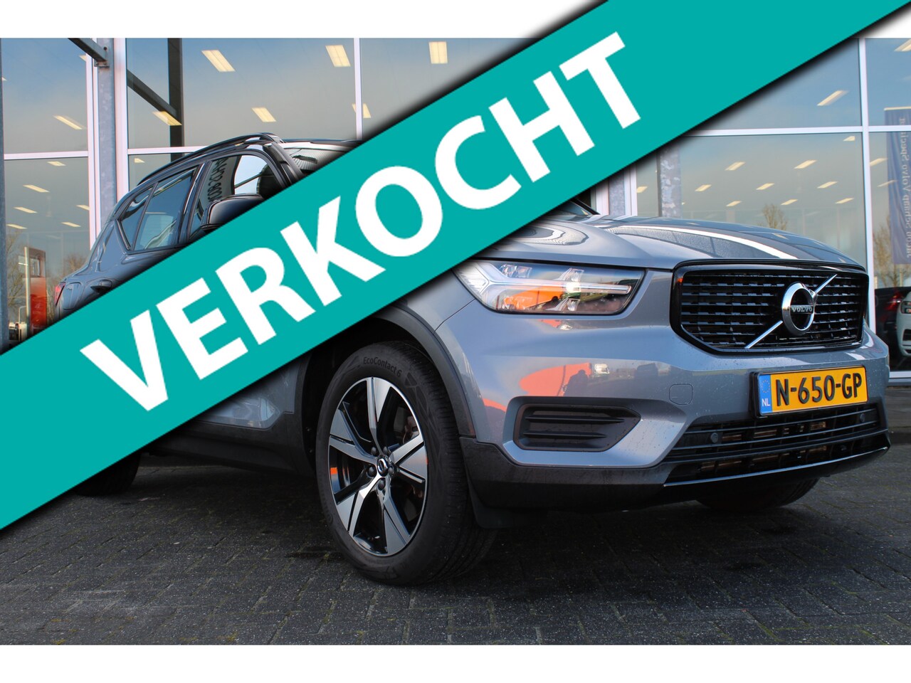 Volvo XC40 - T4 Automaat Recharge R-Design | BLIS | Trekhaak | Adapt. Cruise control | Verw. Stoel & St - AutoWereld.nl