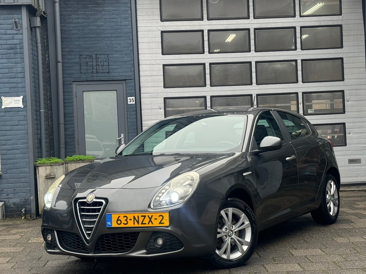 Alfa Romeo Giulietta - 1.4 T Distinctive | Clima | Navi | Camera | N.A.P - AutoWereld.nl