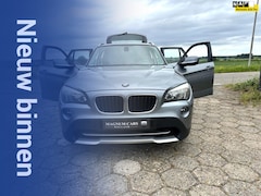 BMW X1 - 18i Executive NAP 5D Airco Navi Scherm Trekhaak Velgen