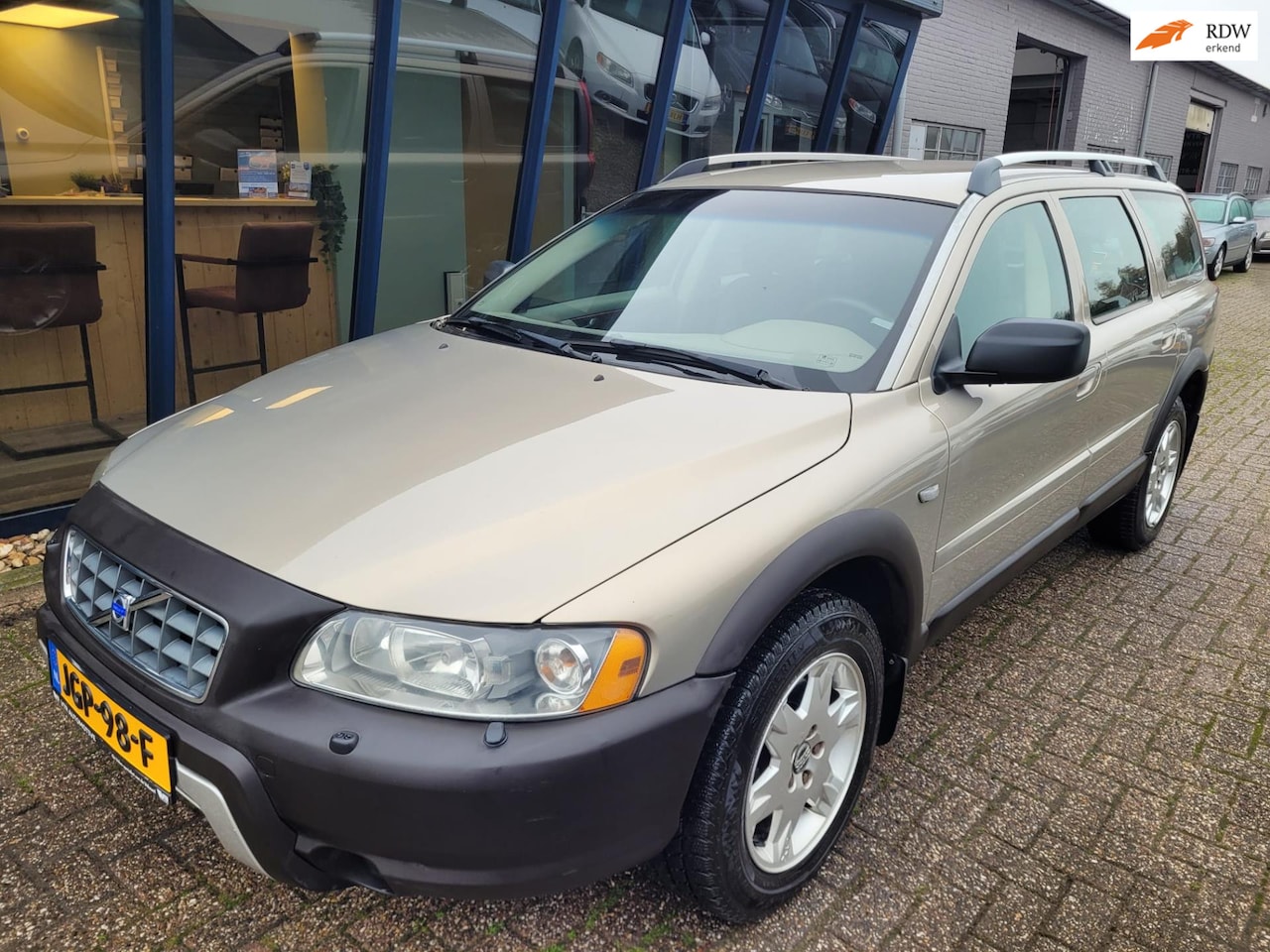 Volvo XC70 - 2.5 T AWD Automaat 210PK - AutoWereld.nl