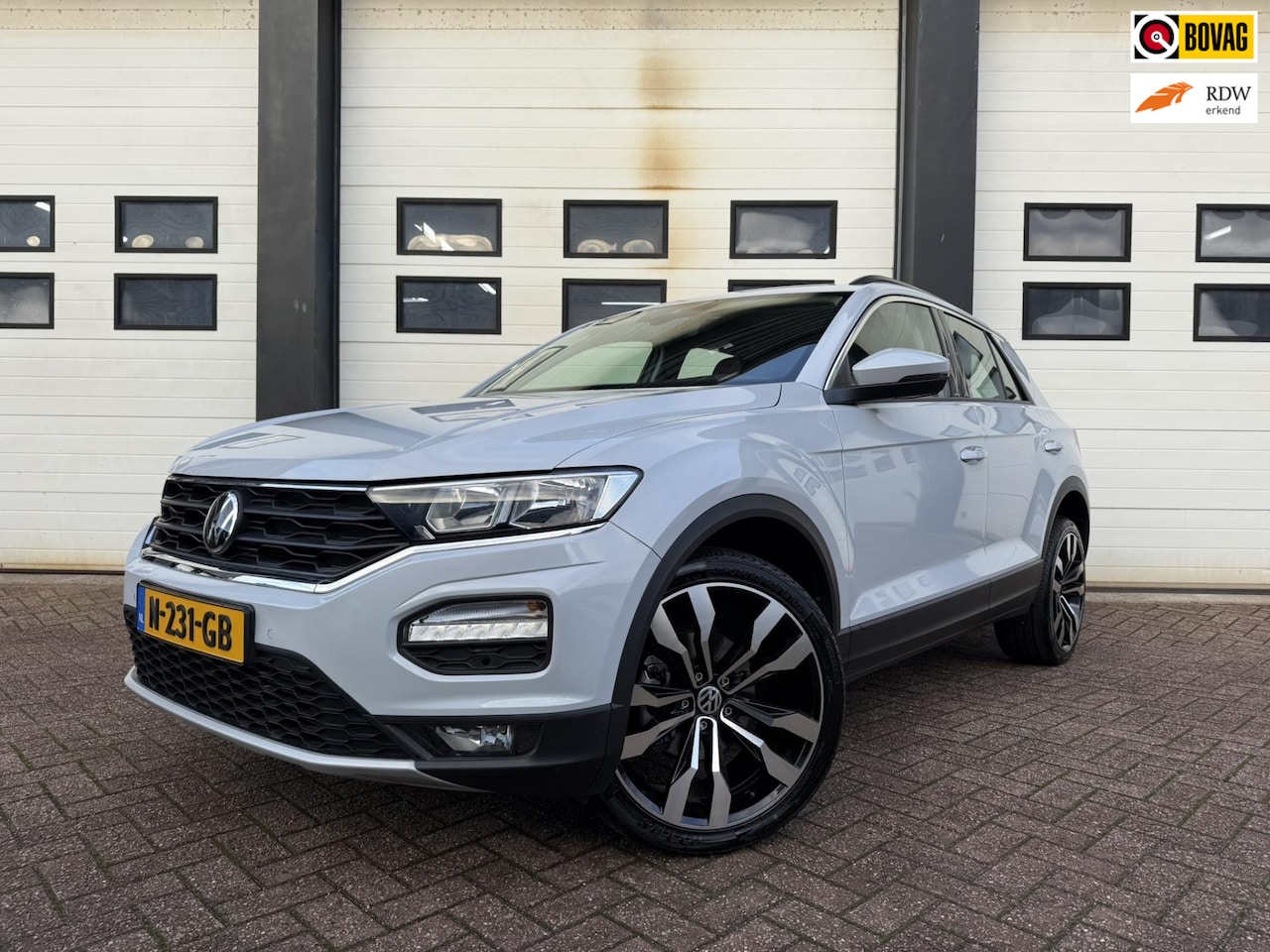 Volkswagen T-Roc - 1.5 TSI Style AUTOMAAT/ACC/COD/CARPLAY/CAMERA - AutoWereld.nl