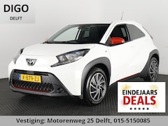 Toyota Aygo X - 1.0 VVT-i PLAY SPECIAL EDITION GARANTIE 3-2034 AIRCO.CARPLAY NAVIGATIE.CAMERA ETC