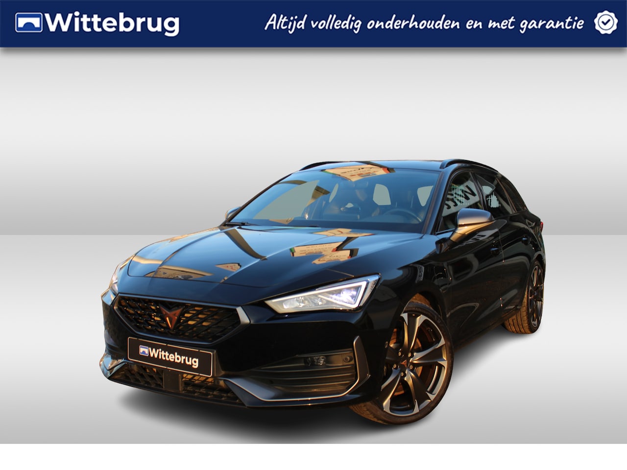CUPRA Leon Sportstourer - 1.4 e-Hybrid 245pk VZ Performance DSG Automaat / Panorama dak / Navigatie / Full LED / LM - AutoWereld.nl
