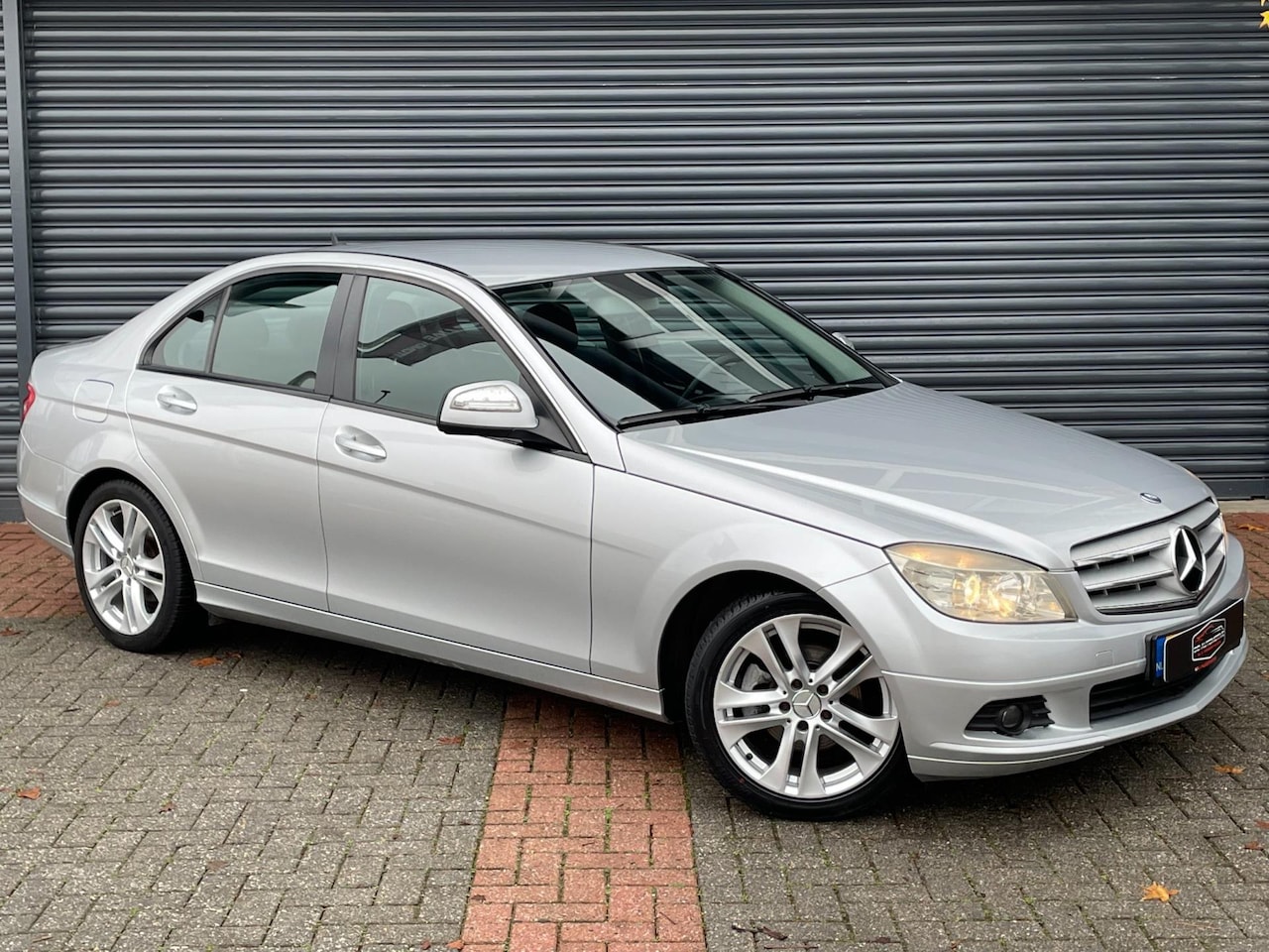 Mercedes-Benz C-klasse - 180 K. Classic Aut | Climate Control | Cruise - AutoWereld.nl