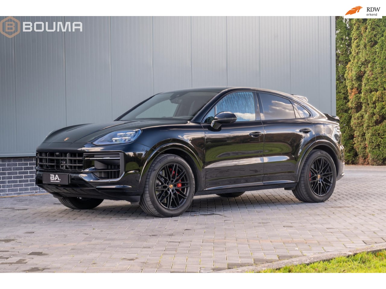 Porsche Cayenne Coupé - 4.0 GTS 2025 BLACK | 500 PK | LEDER | PANO - AutoWereld.nl