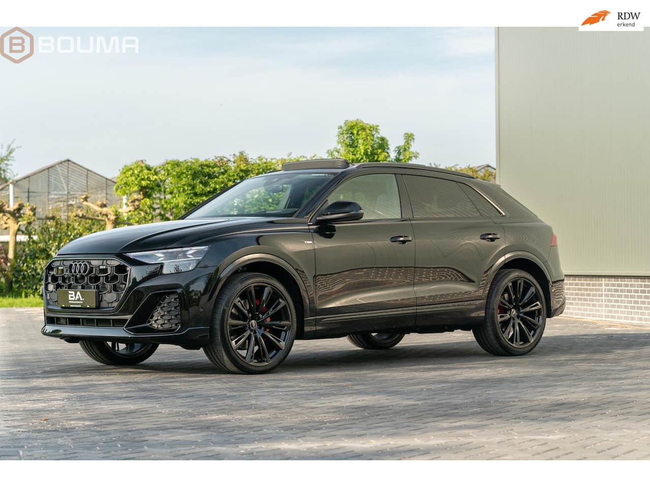 Audi Q8 - 50 TDI 286 PK S Line BLACK OPTIC RED - AutoWereld.nl