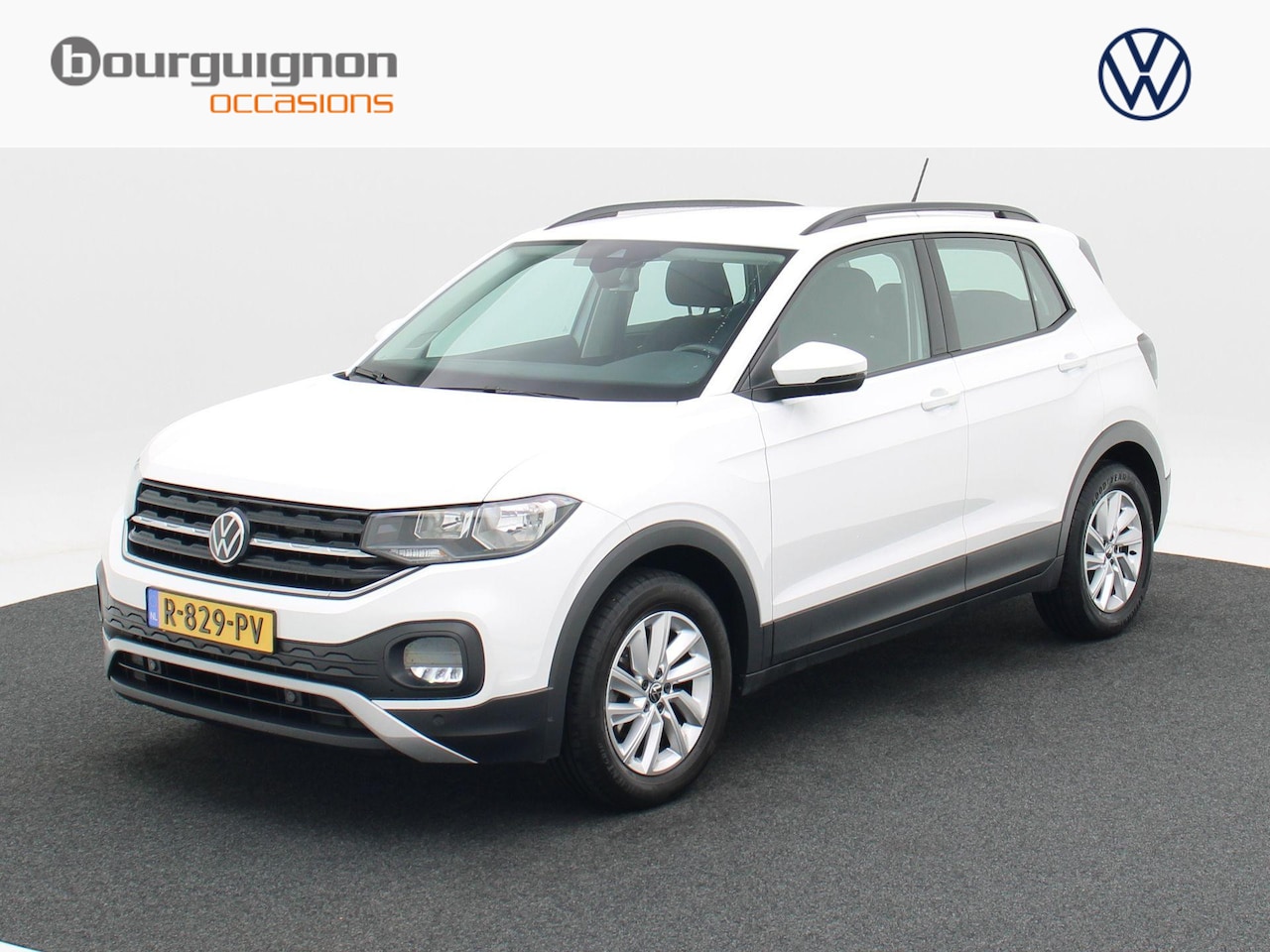 Volkswagen T-Cross - 1.0 TSI Life | Adaptive Cruise | Parkeersensoren | Bluetooth | Carplay | Trekhaak | 16 inc - AutoWereld.nl