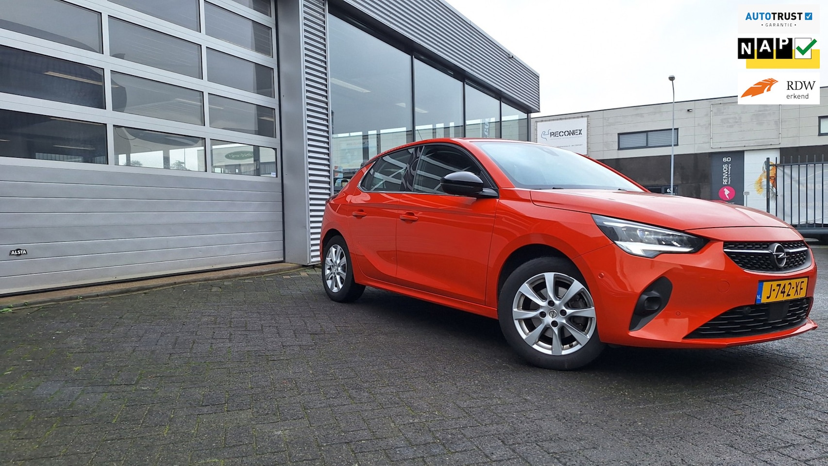 Opel Corsa - 1.2 Elegance/Automaat/Navigatie/Camera/Pdc V/A/Enz/ - AutoWereld.nl