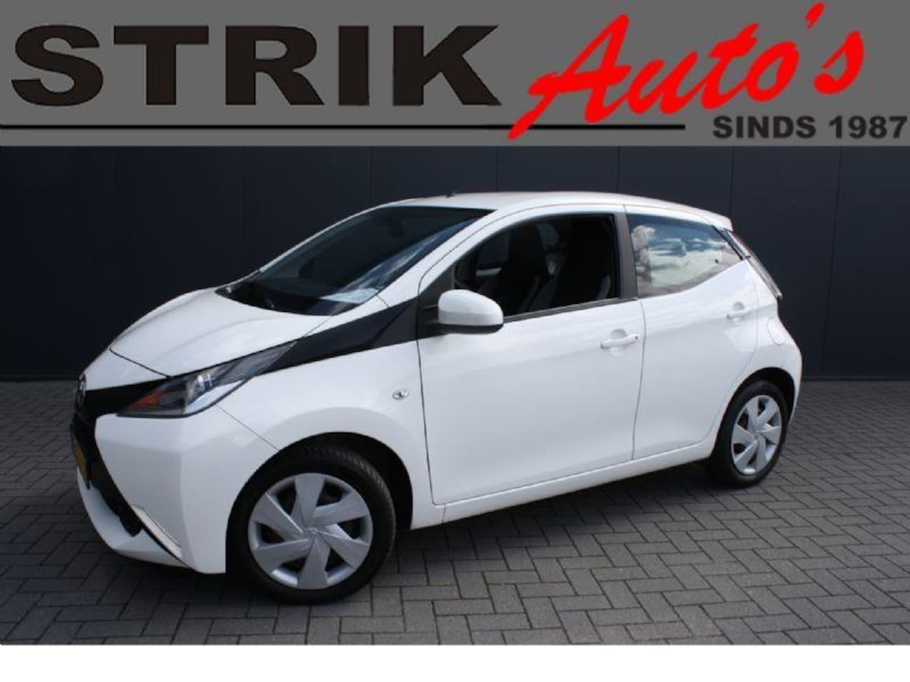 Toyota Aygo - 1.0 VVT-i x-play - 1e EIGENAAR - AUTOMAAT- AIRCO - CAMERA - AutoWereld.nl