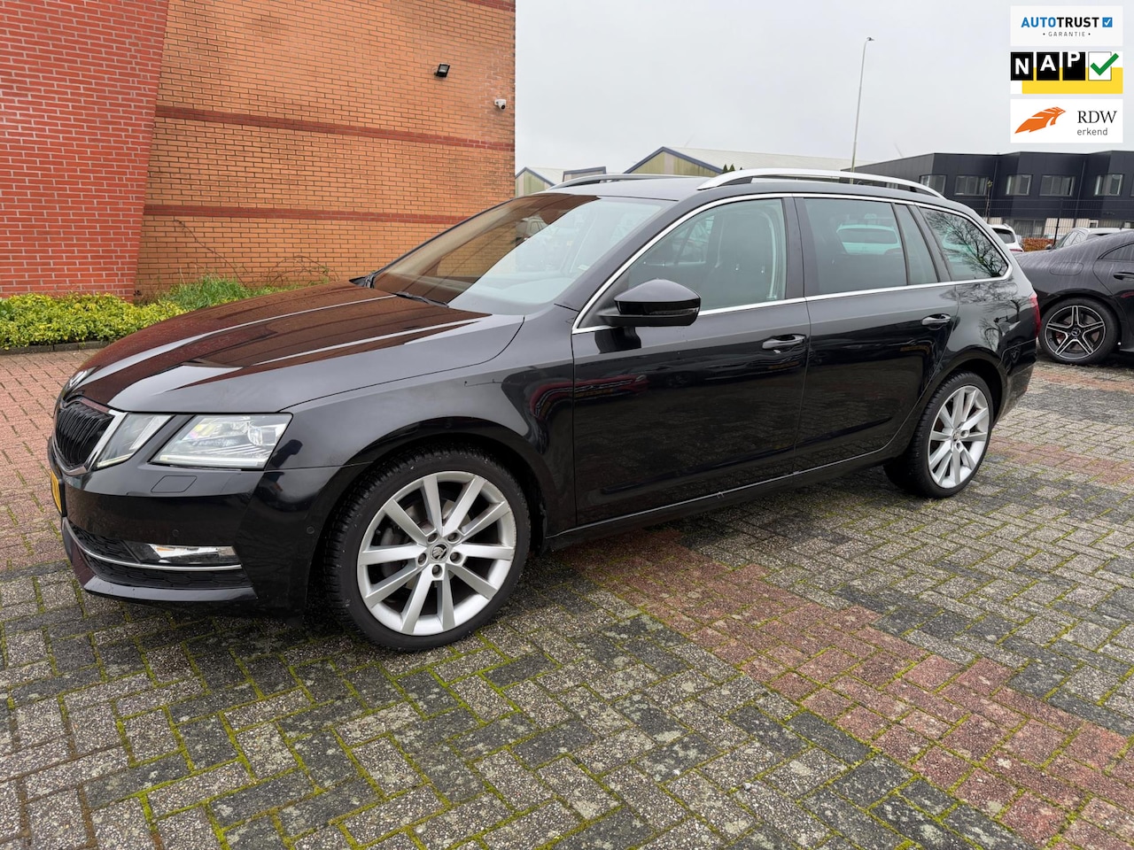 Skoda Octavia Combi - 1.0 TSI Greentech Business Edition Plus 1.0 TSI Greentech Business Edition Plus, Full Led, Canton, Sport, - AutoWereld.nl