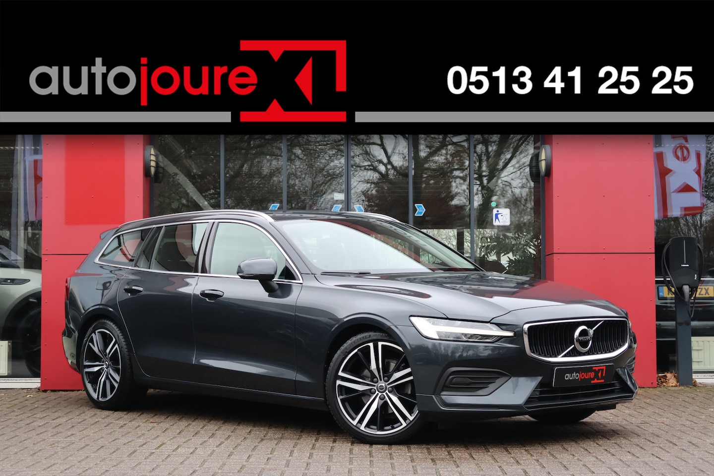 Volvo V60 - 2.0 D3 Momentum | Origineel NL | Trekhaak | Cruise Control | Navigatie | Climate Control | - AutoWereld.nl