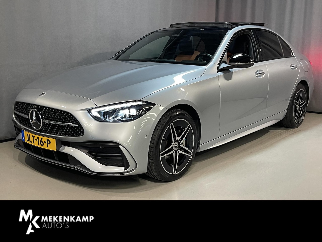 Mercedes-Benz C-klasse - 300 e AMG Line 18"/Leder/Panoramadak/360 camera/Dodehoek/Keyless/Stoelverwarming + memory - AutoWereld.nl