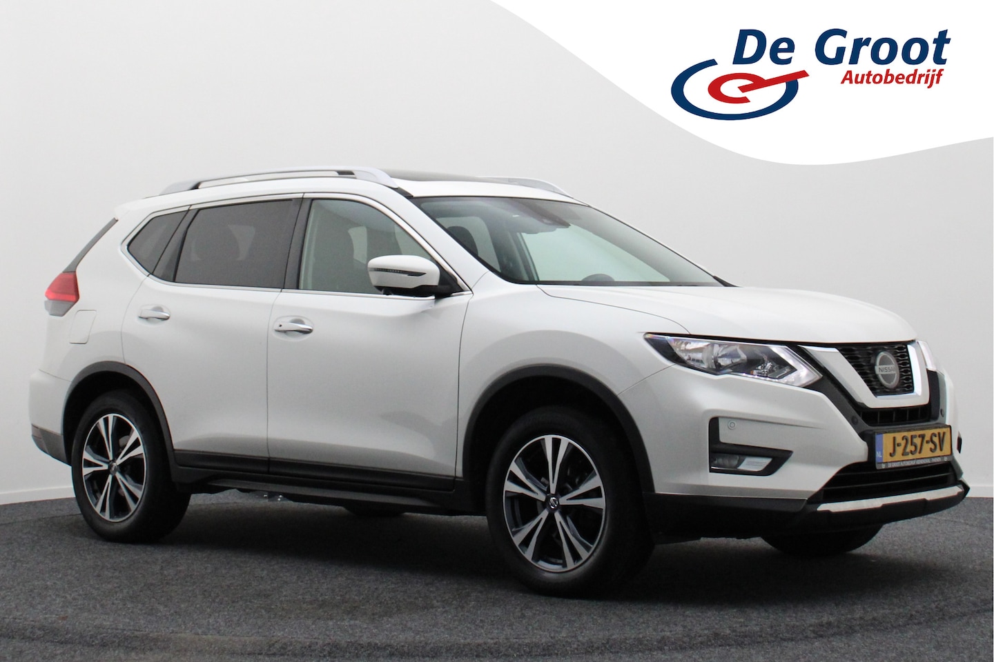 Nissan X-Trail - 1.3 DIG-T N-Connecta Automaat Panoramadak, 360° Camera, Navigatie, Trekhaak, Keyless - AutoWereld.nl
