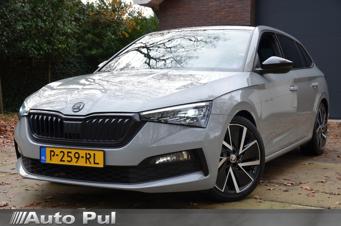 Skoda Scala - 1.0 TSI Sport Business Automaat/Led/Navi/Ecc/Pdc/Achteruitrijcamera/Panoramadak/Sportstoel - AutoWereld.nl