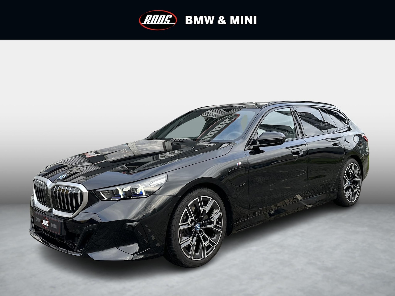 BMW 5-serie Touring - 530e M Sport Edition Comfort toegang | Elect trekhaak | Origineel NL - AutoWereld.nl