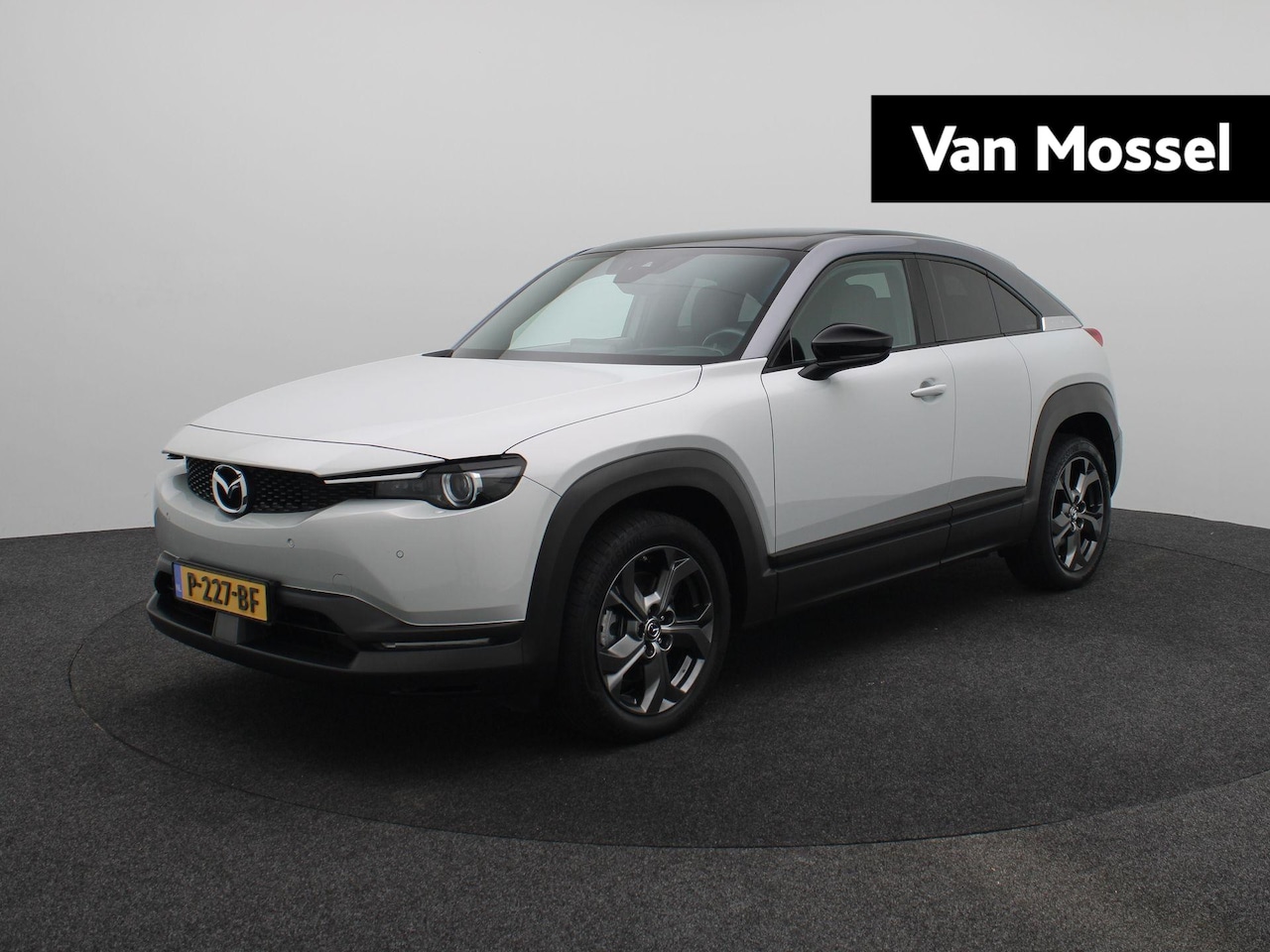 Mazda MX-30 - e-SkyActiv 145 First Edition 36 kWh | Apple Carplay/Android | Navigatie | Achteruitrijcame - AutoWereld.nl