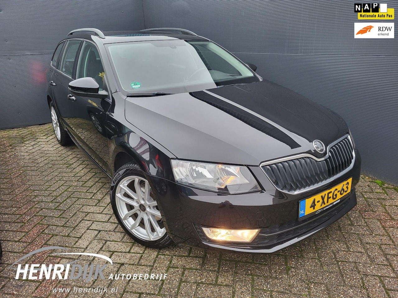 Skoda Octavia Combi - 1.2 TSI Greentech Ambition Businessline Navi / Clima / Cruise / LMV / PDC - AutoWereld.nl