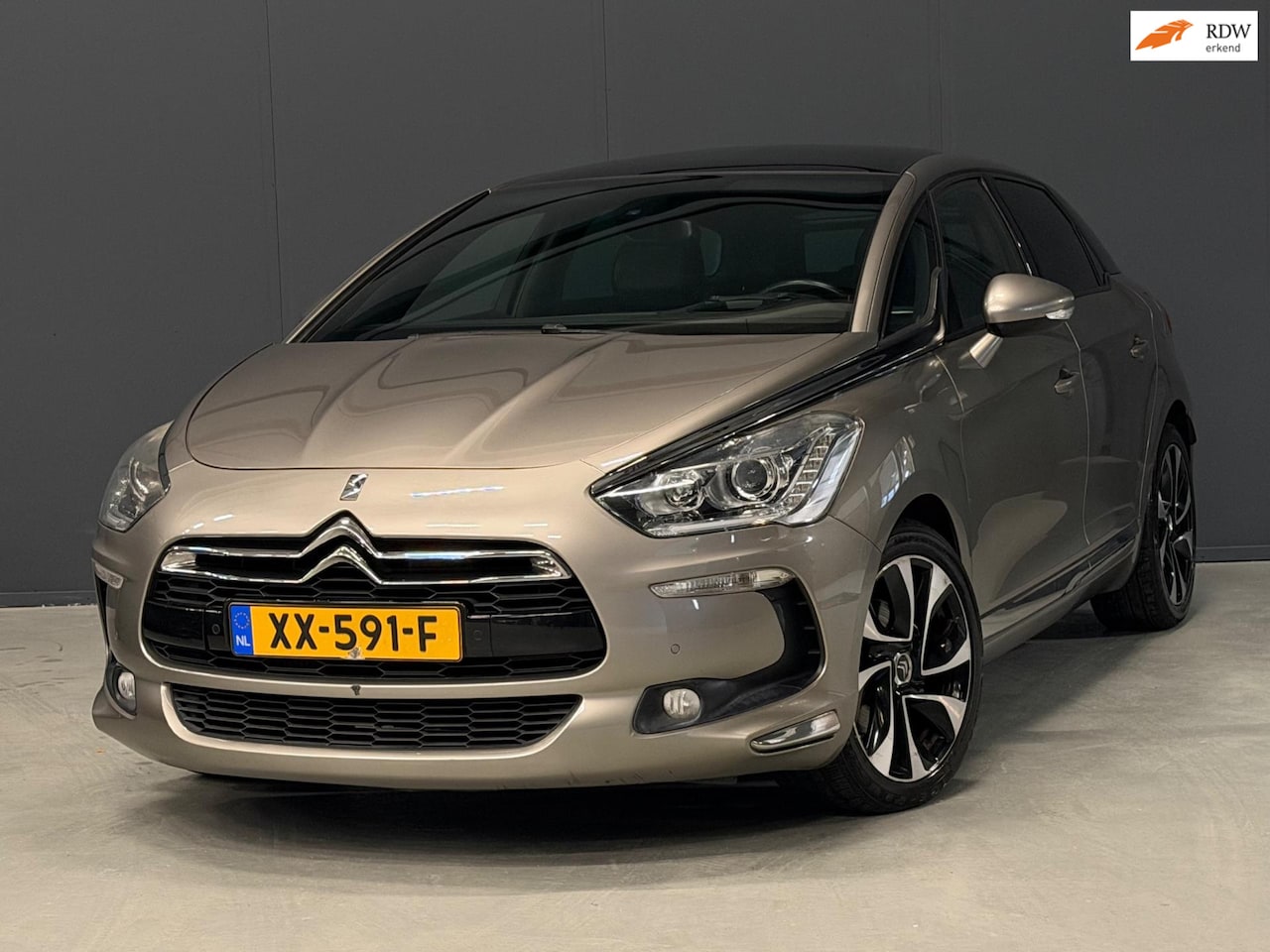 Citroën DS5 - 1.6 THP So Chic AUTOMAAT PANO/ANDROID/LEDER/PDC/CRUISE | KEURIGE AUTO - AutoWereld.nl