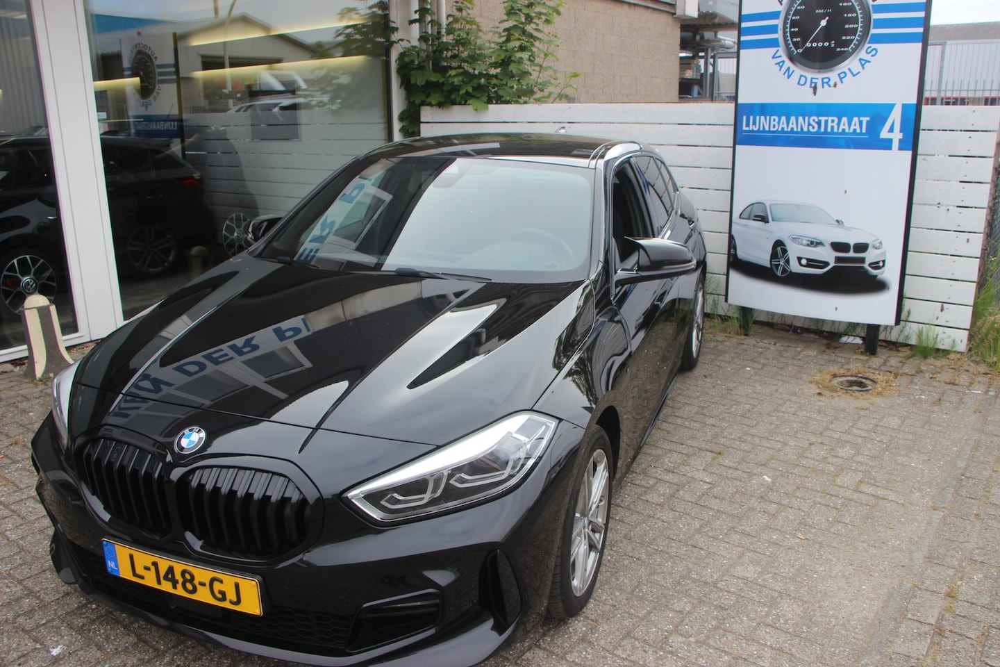 BMW 1-serie - 118i Executive Edition M PAKKET - AutoWereld.nl