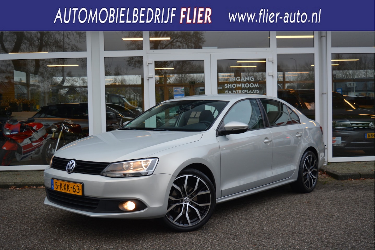 Volkswagen Jetta - 1.2 TSI Trendline | CarPlay | Trekhaak | Camera | LM | ML | - AutoWereld.nl