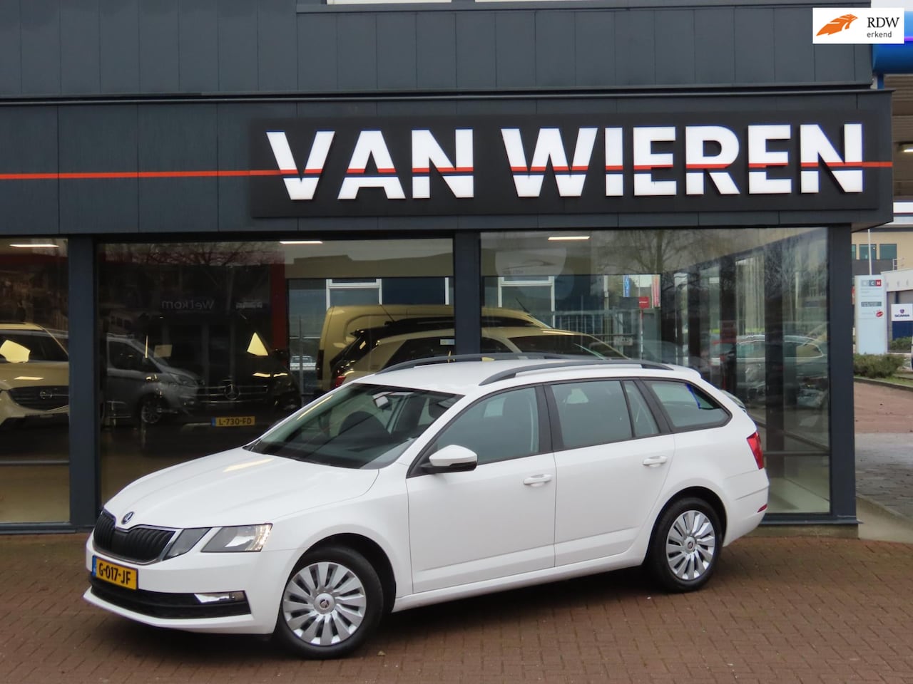 Skoda Octavia Combi - 1.2 TSI Greentech Active Trekhaak Airco Apple Bluetooth Netjes! - AutoWereld.nl