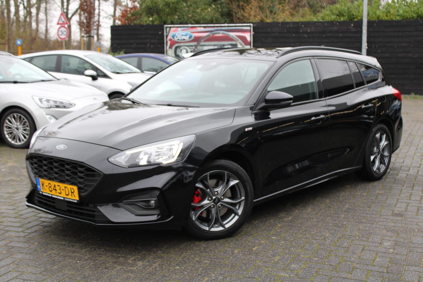 Ford Focus Wagon - 1.0 EcoBoost Hybrid 125pk ST Line X Business Wagon, Trekhaak, Winterpack - AutoWereld.nl