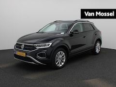 Volkswagen T-Roc - 1.5 TSI Life Edition | 150 PK | Automaat | Navigatie | Keyless | Airco | Trekhaak | Blinds