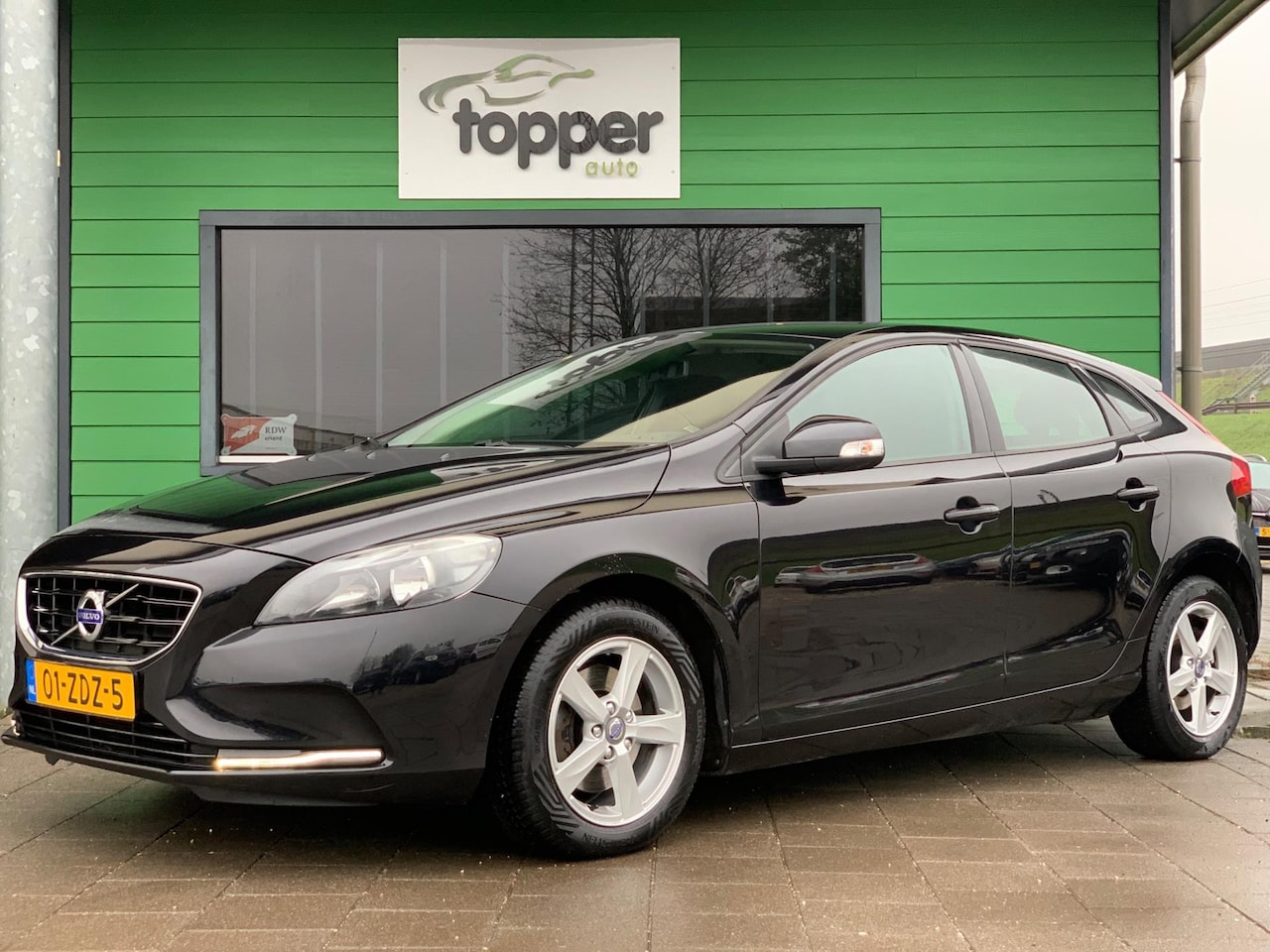 Volvo V40 - 1.6 T3 Kinetic | Navi | Cruise Control | LED | Trekhaak | Elekt.Ramen | - AutoWereld.nl