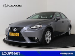 Lexus IS - 300h Business Line | Premium Navigatie | Parkeersensoren | Trekhaak |