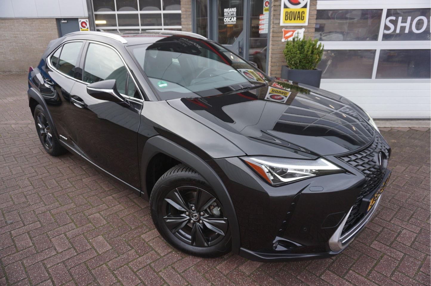 Lexus UX - 250H Business Line Pro Automaat - AutoWereld.nl