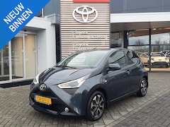Toyota Aygo - 1.0 VVT-i x-first ALL-SEASON LM-VELGEN TREKHAAK BLUETOOTH CAMERA AIRCO