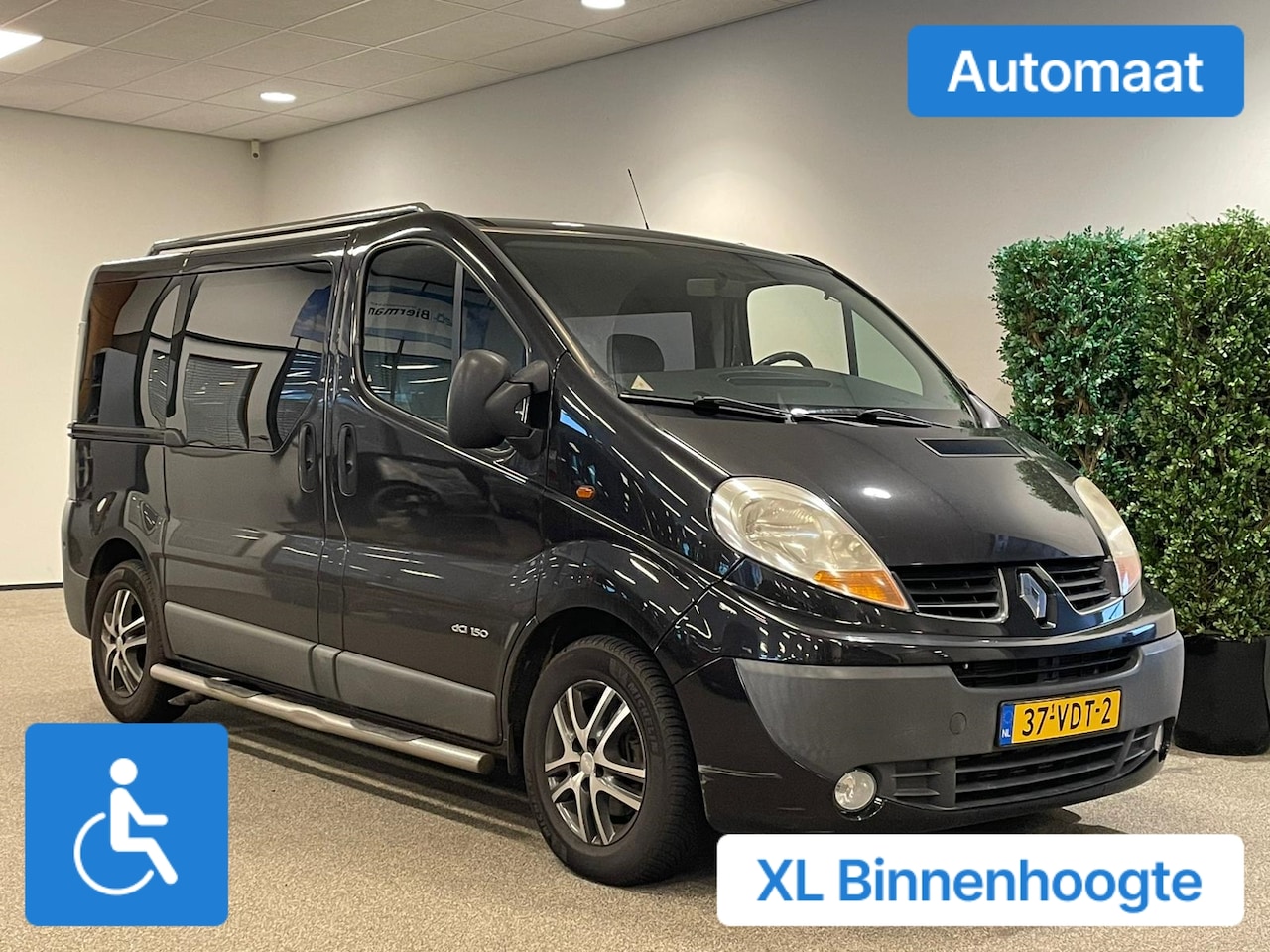 Renault Trafic - L1H1 Rolstoelbus Automaat Bodemverlaging 150cm - AutoWereld.nl