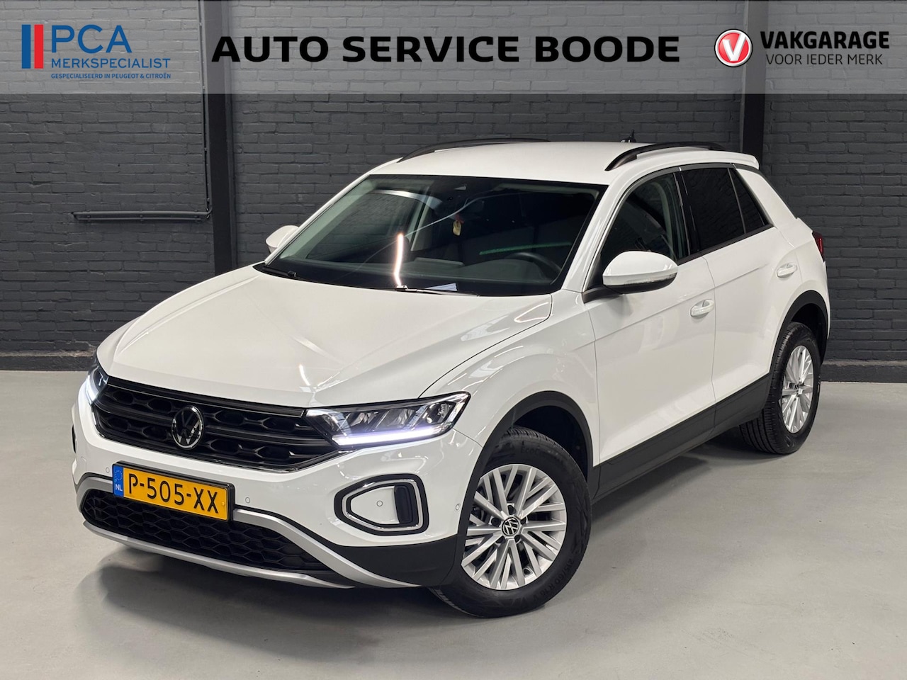 Volkswagen T-Roc - 1.5 TSI (150pk) Life automaat - adapt. cruise - parkeerhulp - AutoWereld.nl