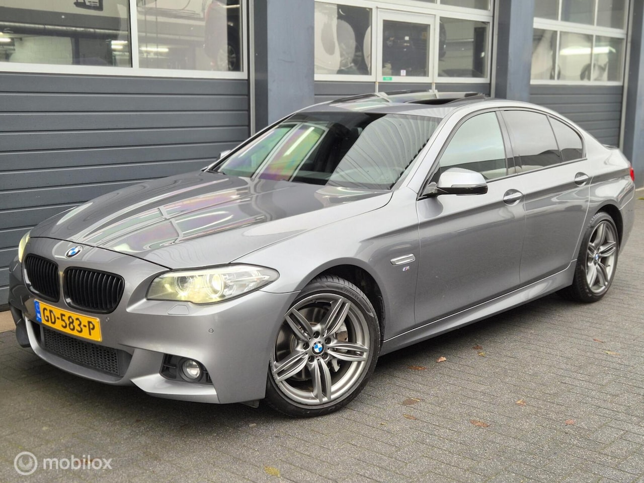 BMW 5-serie - 530xd M Sport Edition High Executive LCI | SOFT CLOSE | KEYLESS | XENON | PDC | - AutoWereld.nl
